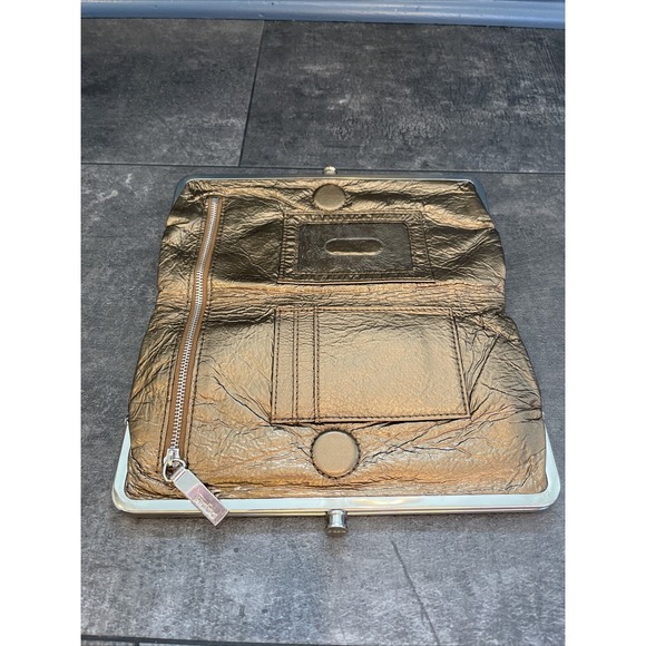 HOBO International Clutch Wallet Metallic gold - Picture 6 of 12